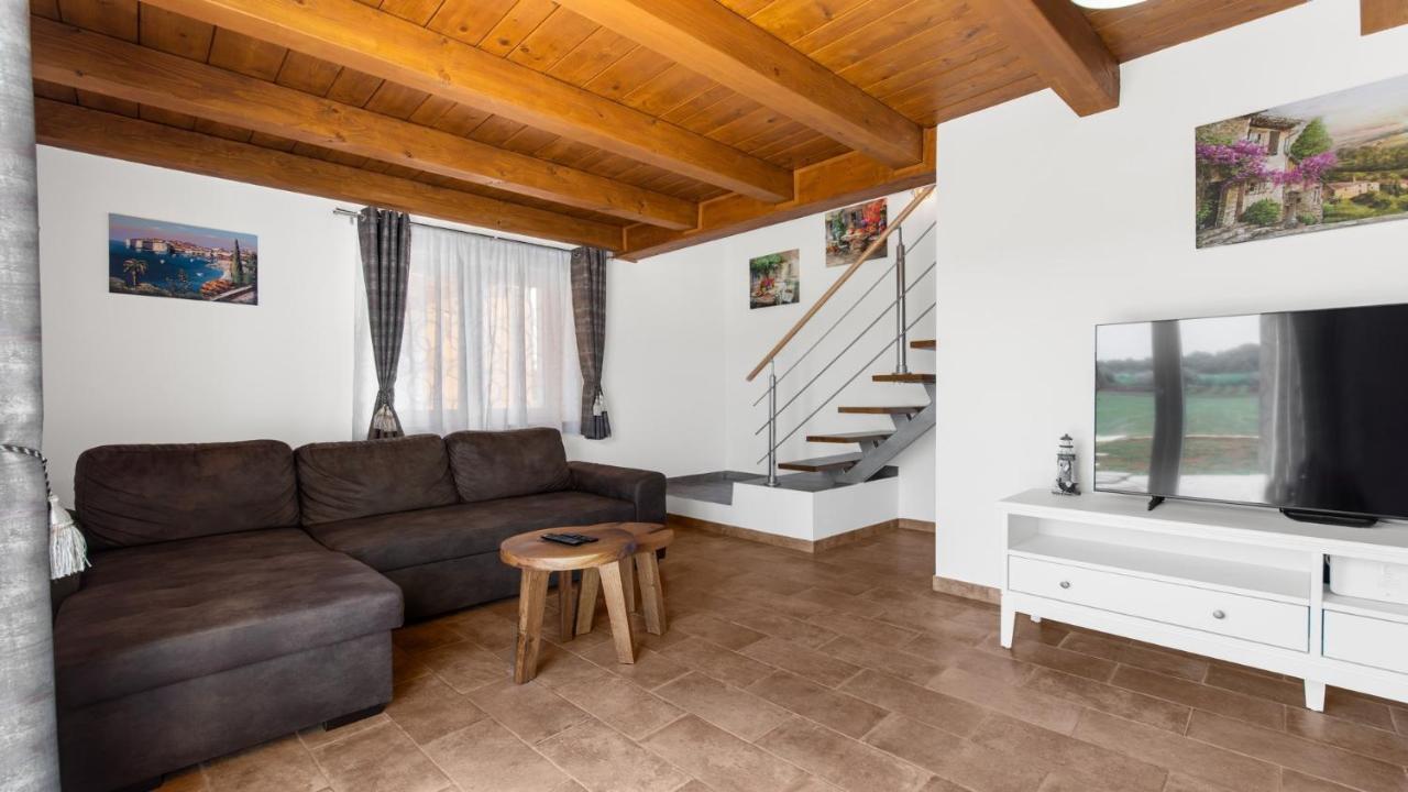 Holiday Home Lino Dajla Eksteriør billede