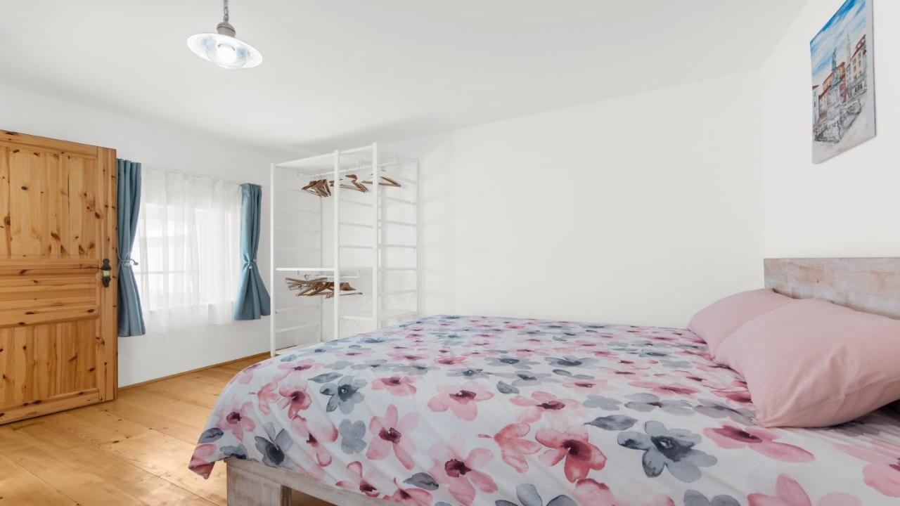 Holiday Home Lino Dajla Eksteriør billede